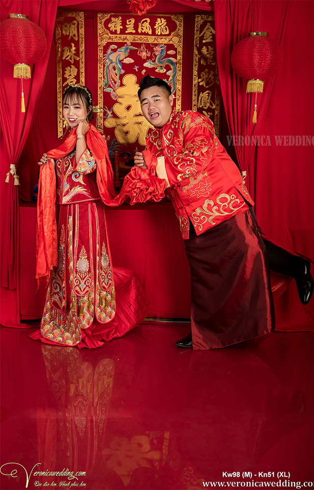 Áo Khỏa Họa Tiết Khổng Tước Lộng Lẫy - Kw 98 (M) - Veronica Wedding