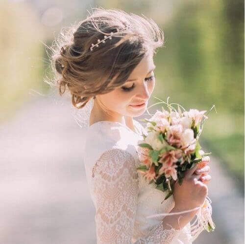 Top 10 kiểu tóc cô dâu đẹp nhất 2019 cho ngày cưới thêm hoàn hảo - hình ảnh 2