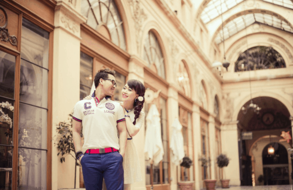 Bộ ảnh cưới lãng mạng tại Bưu điện thành phố