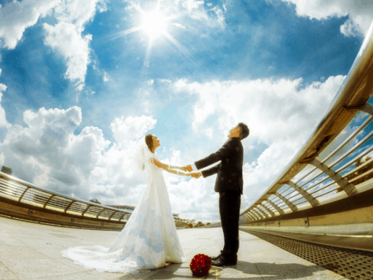 Ảnh cưới đẹp lộng lẫy trên cầu Ánh Sao