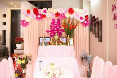 Trang trí bàn thờ gia tiên ngày đám cưới hỏi | Dịch vụ cưới hỏi cuoihoi24h trọn gói chuyên trang trí nhà cưới hỏi tiệc cưới nhà hàng