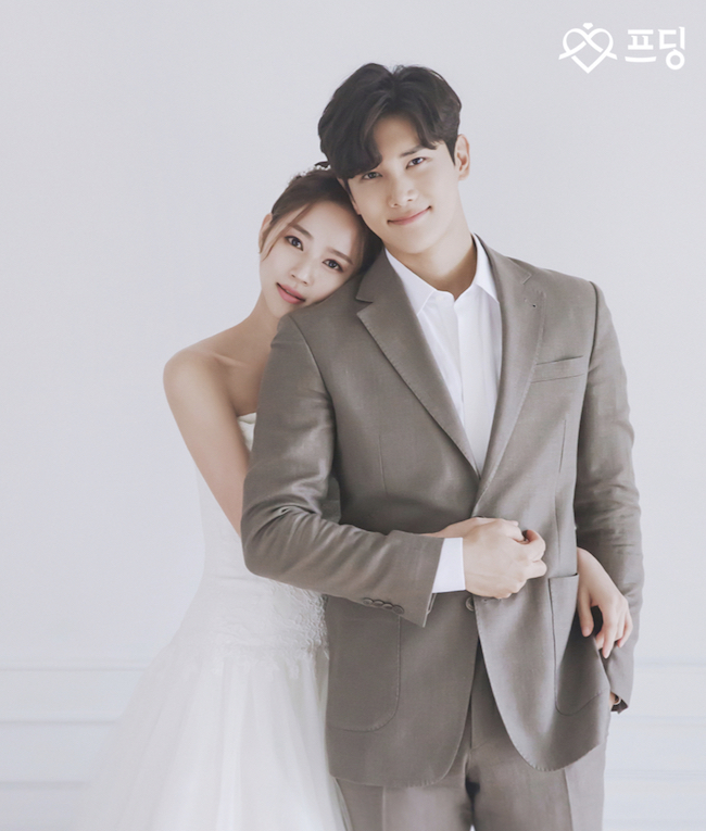 tao dang chup anh cuoi trong studio tua nhau 4