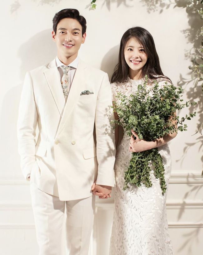 tao dang chup anh cuoi trong studio nhin ve mot huong 4