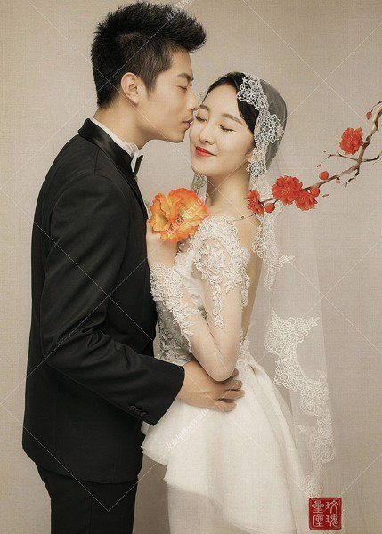 Kinh nghiệm chọn váy cưới cho cô dâu chụp ảnh cưới trong studio