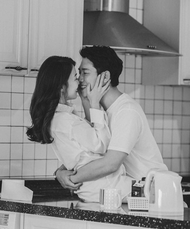 tao dang chup anh cuoi trong studio hon nhau 2