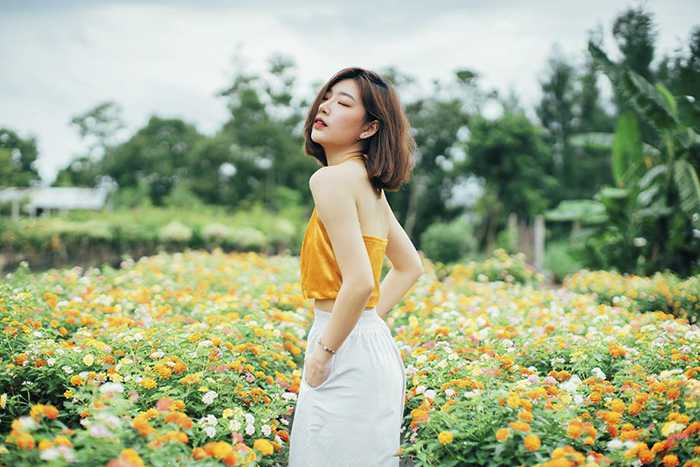 cách tạo dáng chụp ảnh: Kiêu hãnh, lạnh lùng