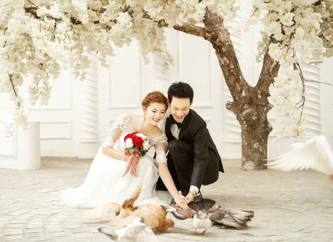 Những bí quyết tạo dáng chụp ảnh cưới tuyệt đẹp - Tổ Chức Tiệc Cưới
