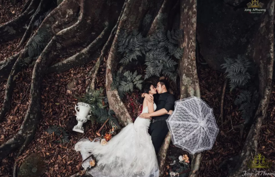 chụp ảnh cưới Đà Nẵng tại cây đa ngàn năm