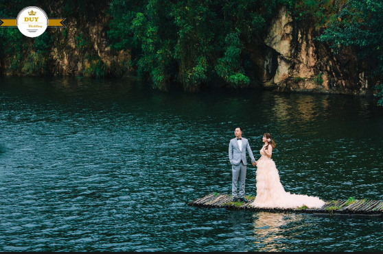chụp ảnh cưới Đà Nẵng ở hồ xanh