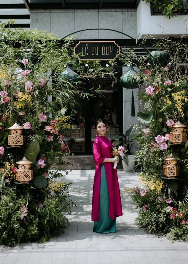 Phong cách Greenery - Cổng hoa cưới đơn giản đẹp mà sang trọng