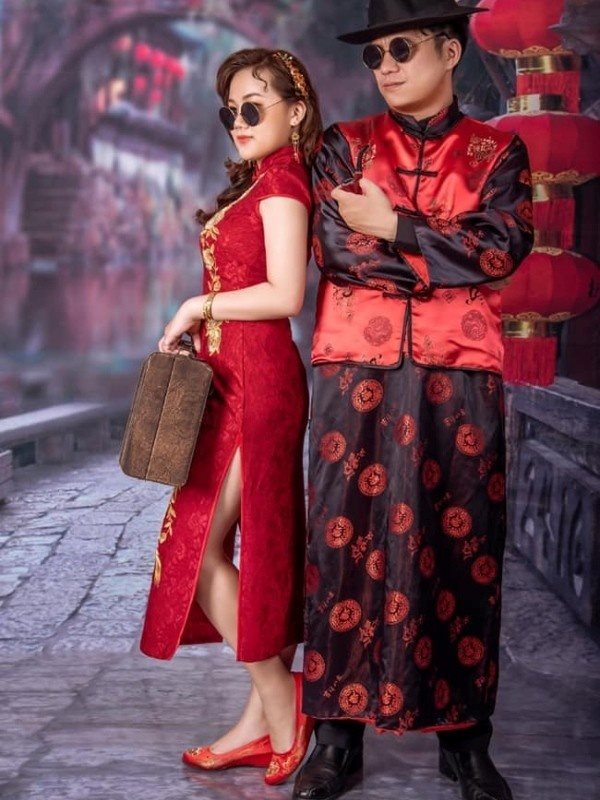 Tạo kiểu dáng nhấn chân nhẹ nhàng với phong cách HongKong