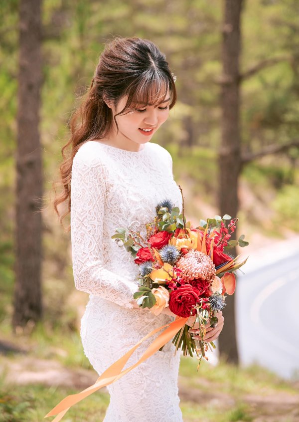 Giữa rừng thông Ngàn Thông Reo, từng khoảnh khắc yêu thương trở nên vĩnh cửu