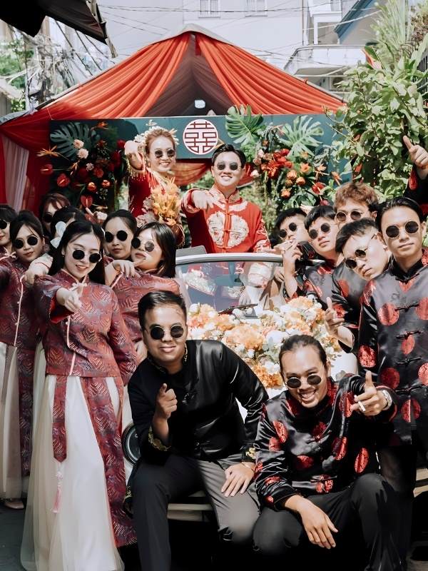 Veronica Wedding phân phối đa dạng mẫu áo khỏa cưới chất lượng, giá cả phải chăng
