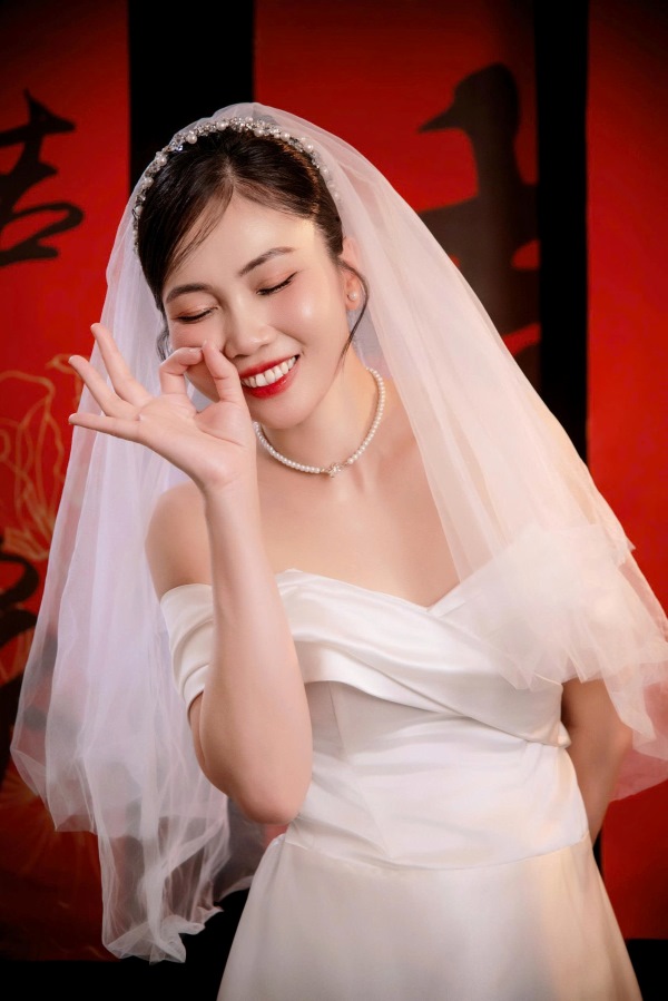 Váy soiree cô dâu Vintage phù hợp cho lễ cưới trang nhã, mang vẻ thanh lịch và gợi nét hoài niệm tinh tế