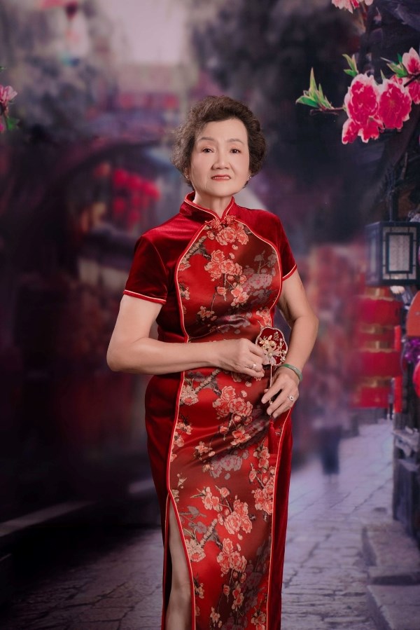 Sườn xám gấm, nhung biểu trưng cho nét đẹp sang trọng, chín muồi