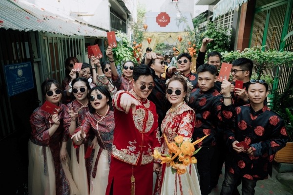 Khoản lì xì này ngoài là sự đền đáp công sức còn là lời chúc phúc cho từng thành viên trong đội bưng quả sớm tìm được hạnh phúc lứa đôi viên mãn