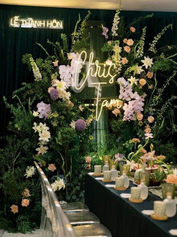 Phong cách Luxury Rustic ấn tượng, thể hiện gu thẩm mỹ đẳng cấp của cặp đôi