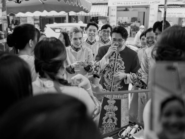 Hình chụp theo phong cách ảnh đen trắng và tone film mộc mạc