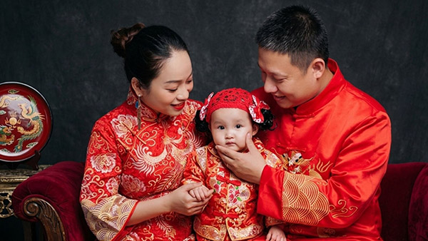 Trang phục áo khỏa và cách tạo hình mang phong cách truyền thống Hoa